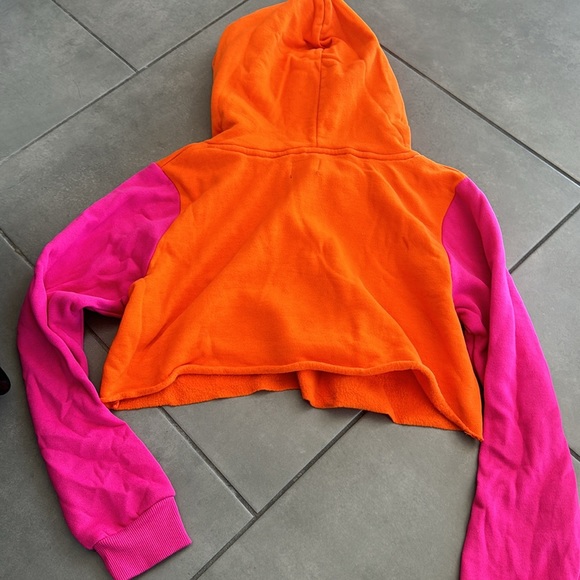 Fila Cropped Sweatshirt Orange and Pink Color Block - Picture 2 of 2